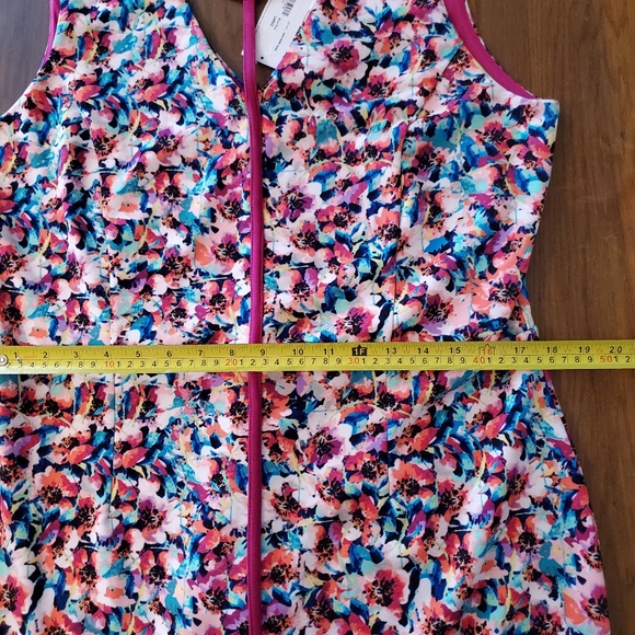 Nicole Miller Dress - Runs Large - NWT - Picture 5 of 9